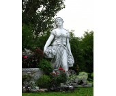 Садово-парковая скульптура «Женщина с виноградной